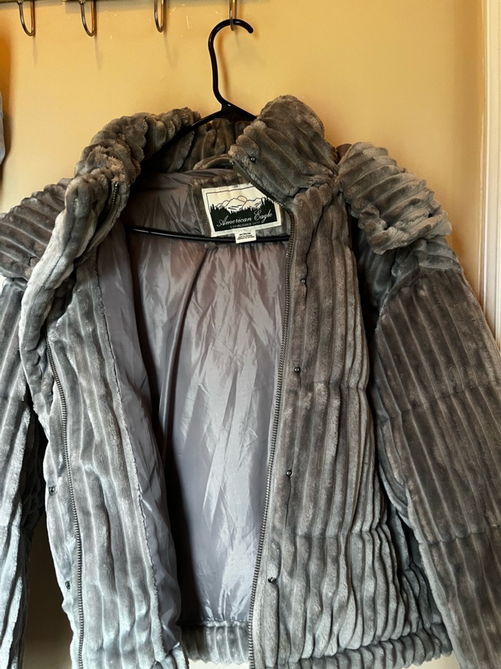 American Eagle Outfitters Plush Ribbed Hooded Puffer Jacket - Gray